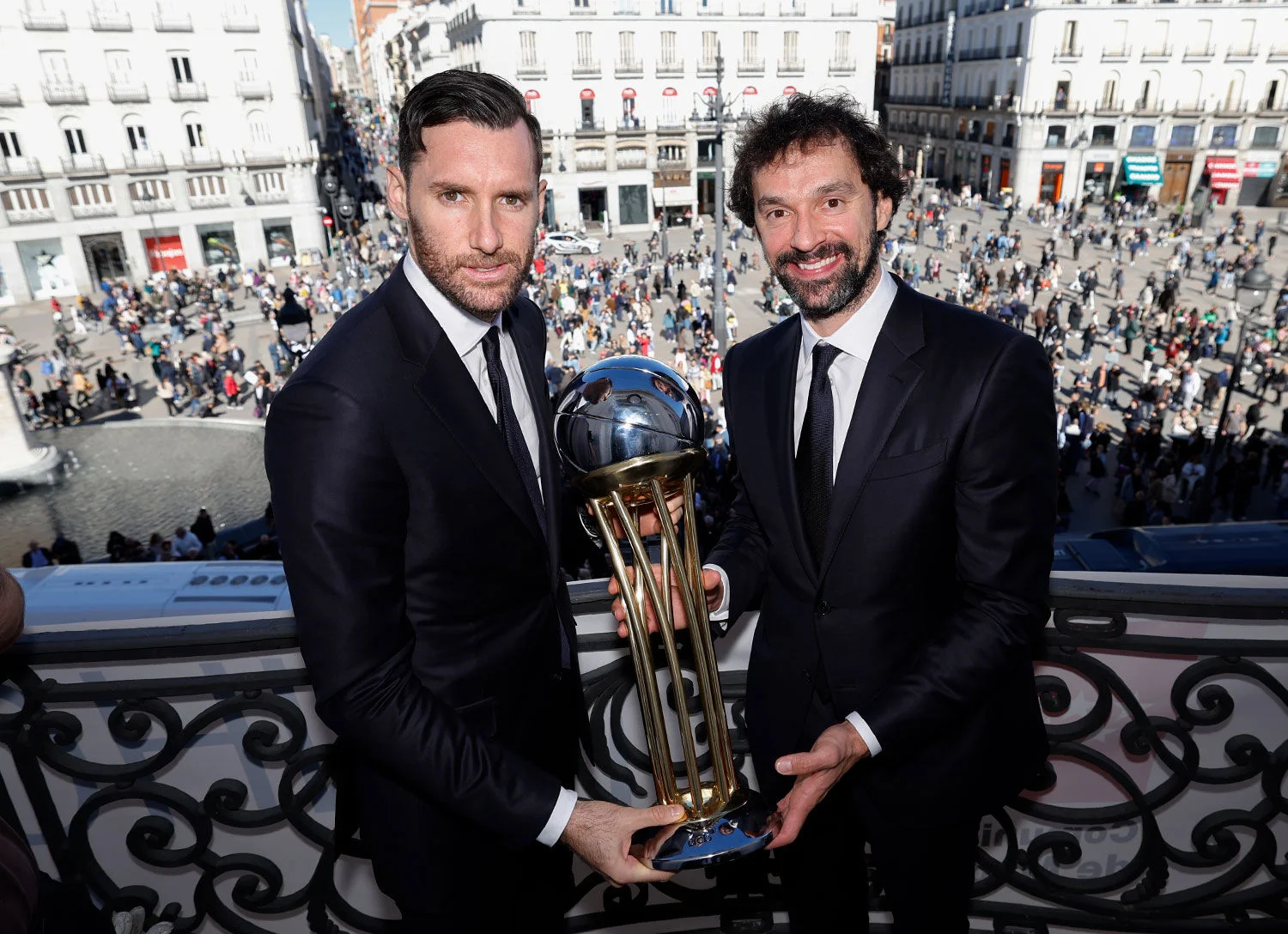 レアル・マドリード、29回目の国王杯優勝トロフィーをマドリディスタに レアル・マドリード、29回目の国王杯優勝トロフィーをマドリディスタに