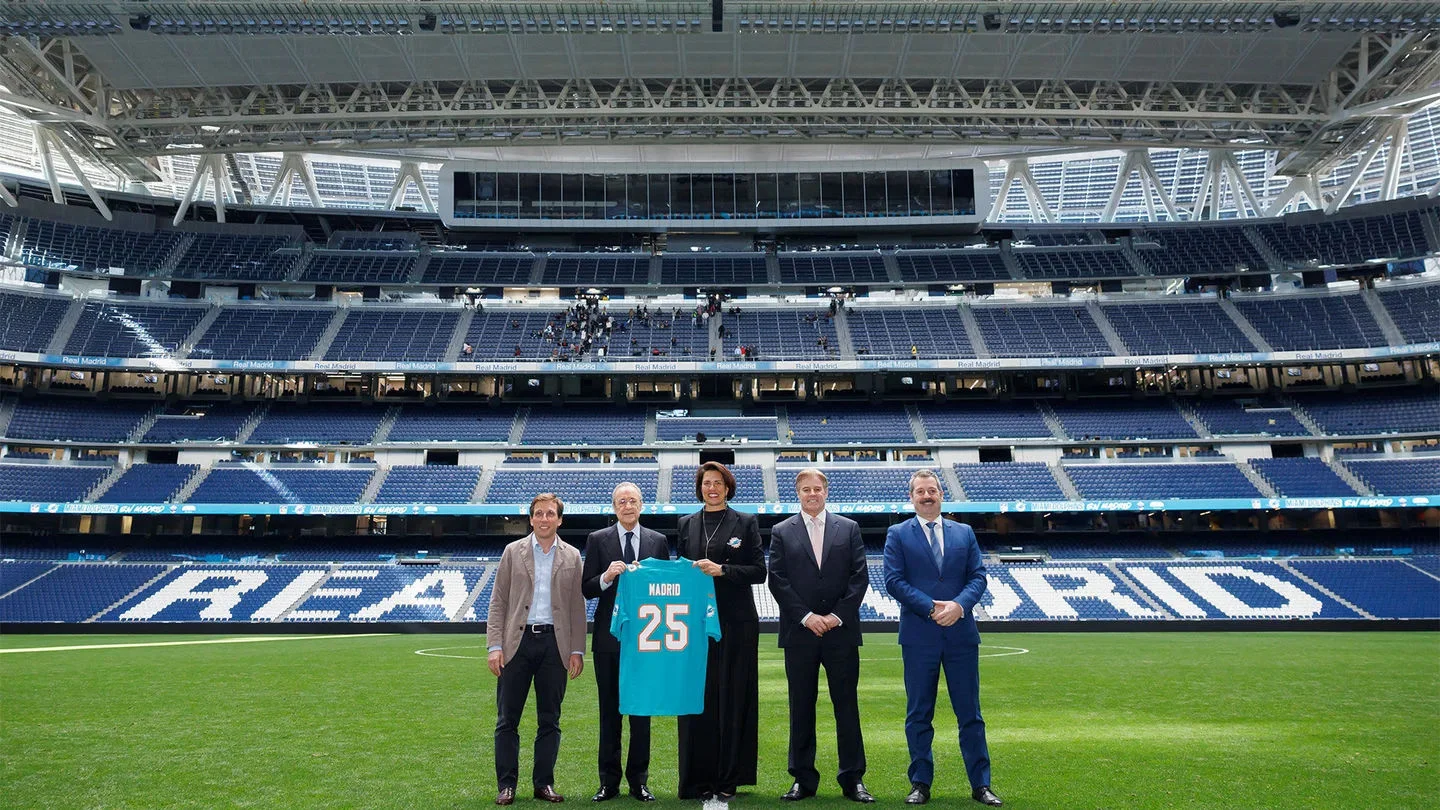 Dolphins to play at the Bernabéu