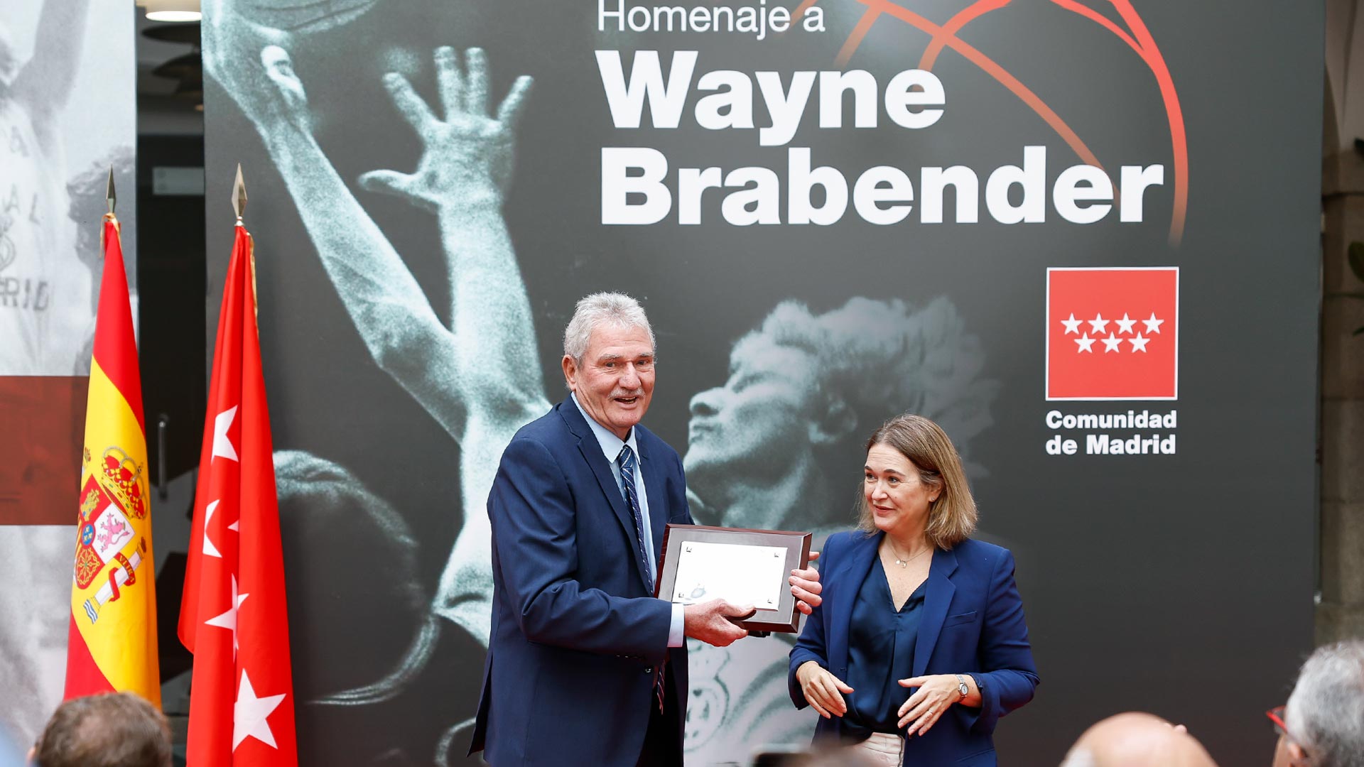 La Comunidad de Madrid homenajea a Wayne Brabender| Real Madrid C.F.