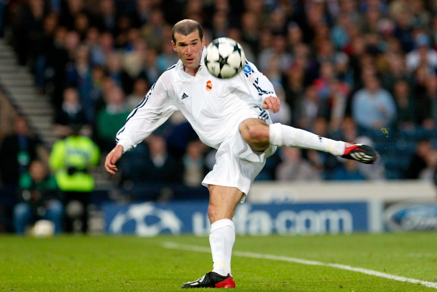 05_ZIDANE-GOL-2-(FOTO-BUENA).jpg