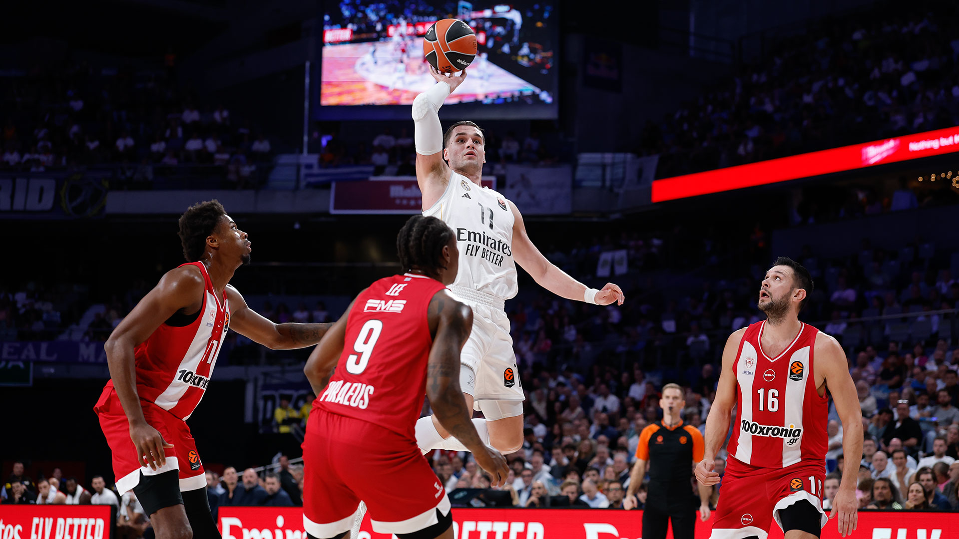 El Real Madrid remonta y derrota al Olympiacos