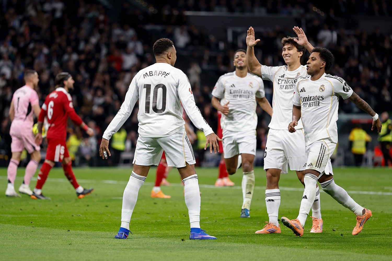 Madrid wrap up the year with a win and a record for Mbappé