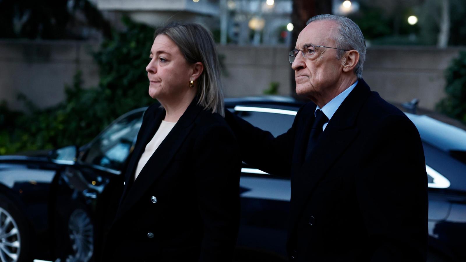 The president attends the funeral home for the passing of Santiago Aguado